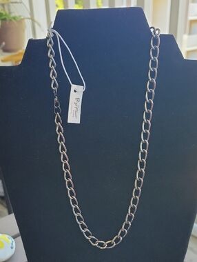 Bijou Drive Chunky Dark Silver 19 Inch Chain NWT Gunmetal Gray